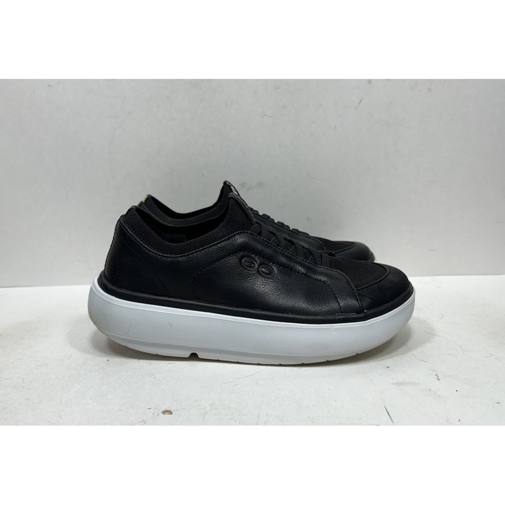 OOFOS OOmg+ Club Recovery Shoes White Black Womens Size 7 Comfort Slip On